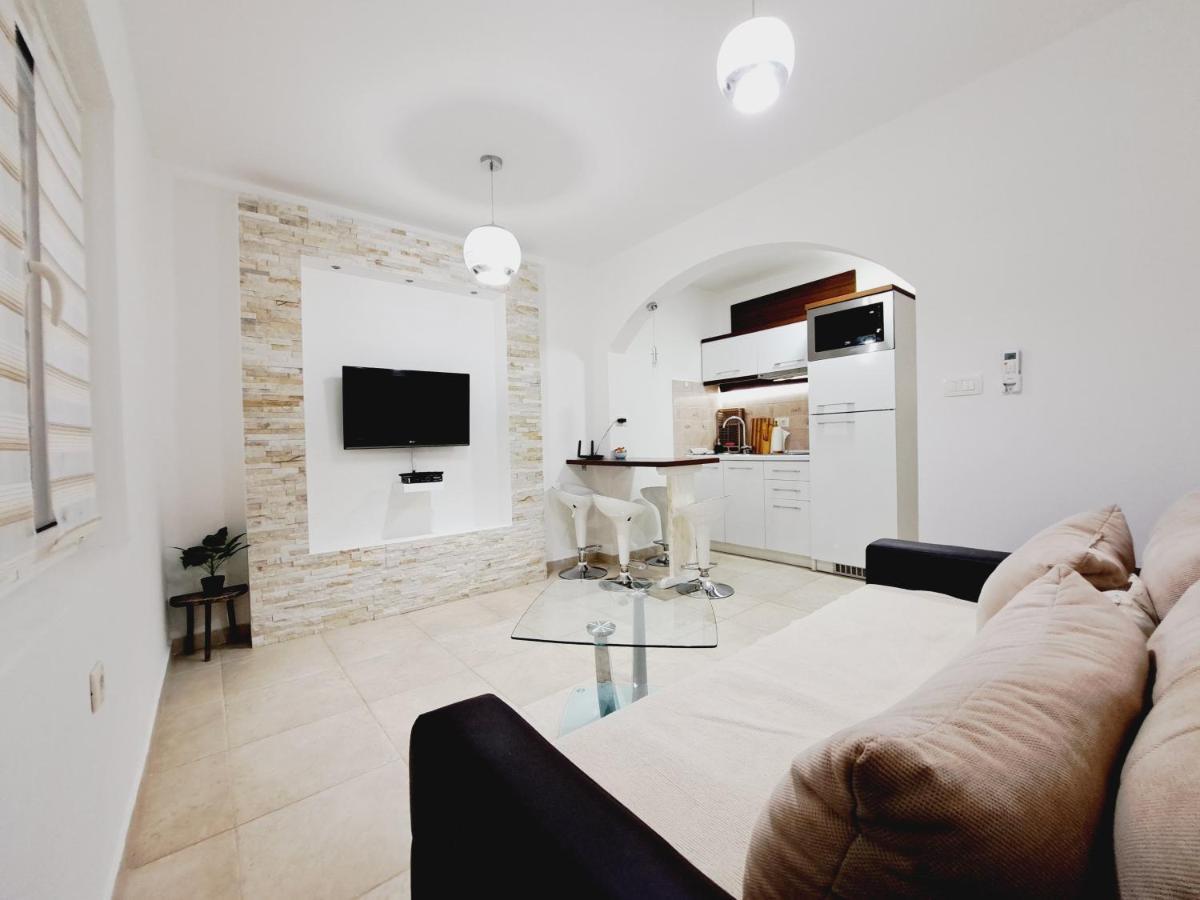 Paunovic Apartments Τίβατ Εξωτερικό φωτογραφία